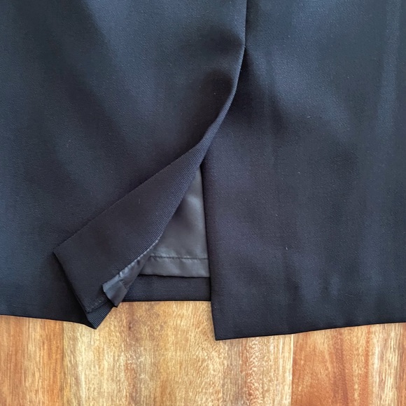 ❌SOLD❌ Liz Claiborne 3 Piece Suit - Picture 7 of 7